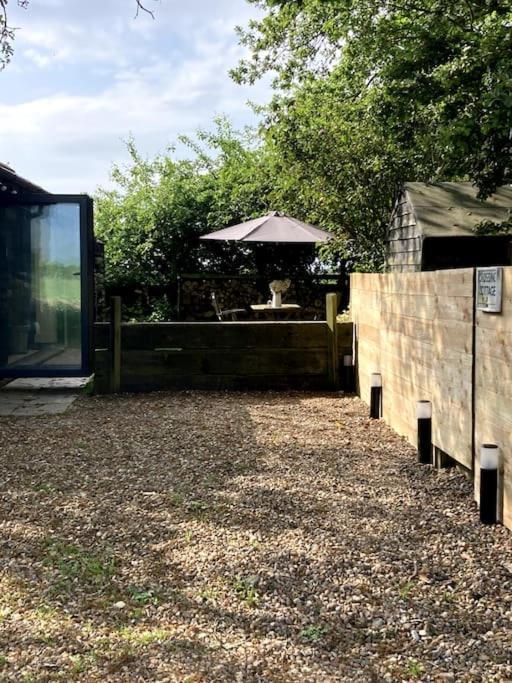 Villa Crossing Retreat - Pool Table, Projector, Barn Tunstead  Exterior foto